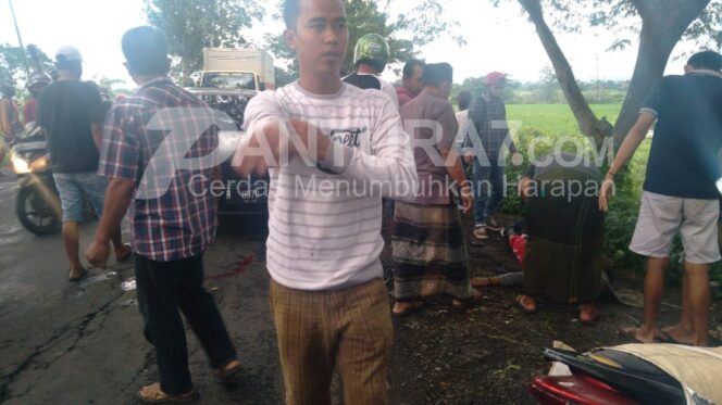
					Gagal Nyalip, Pemotor Jatuh Terlindas Sedan