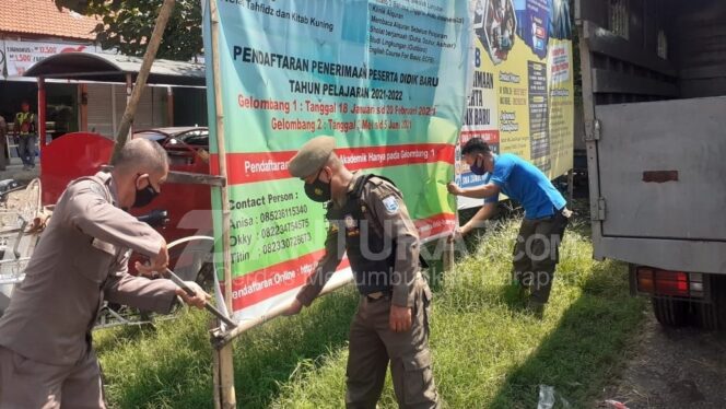 
					Puluhan Banner dan Reklame di Jalur Pantura Dicopot