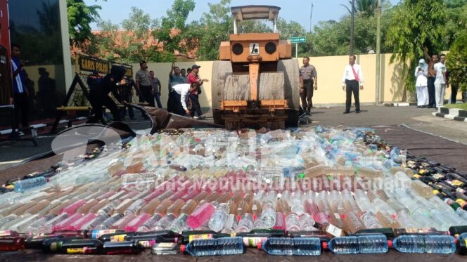 
					Jerat Hukum Tak Hentikan Peredaran Miras dan Pil Koplo