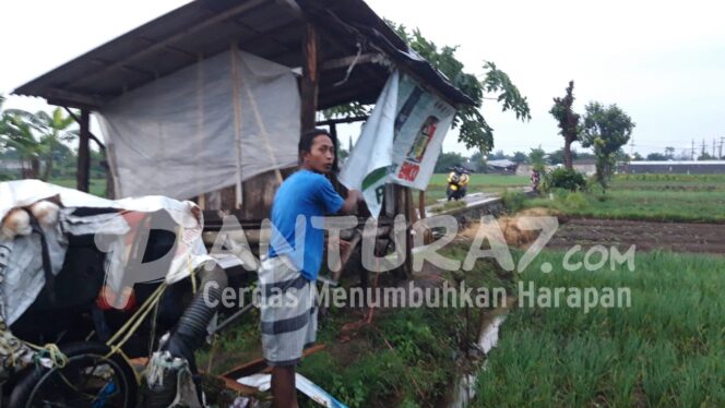 
					Tiga Petani Disambar Petir, 1 Tewas