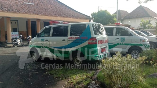 
					Banjir Pengaduan Layanan Medis, Pol PP Siagakan 3 Ambulans