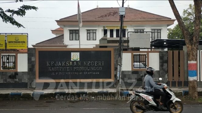 
					Penangkapan 3 Jaksa Probolinggo Dipastikan Hoaks