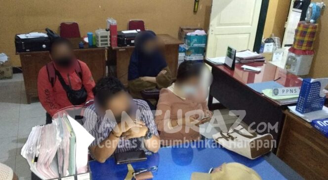 
					Dua pasangan Bukan Suami Istri Diciduk Saat Ngamar di Rumah Kost, Ngaku Nikah Siri