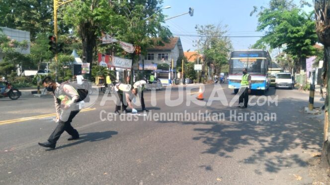 
					Laka Beruntun di Bangil, Satu Pemotor Tewas