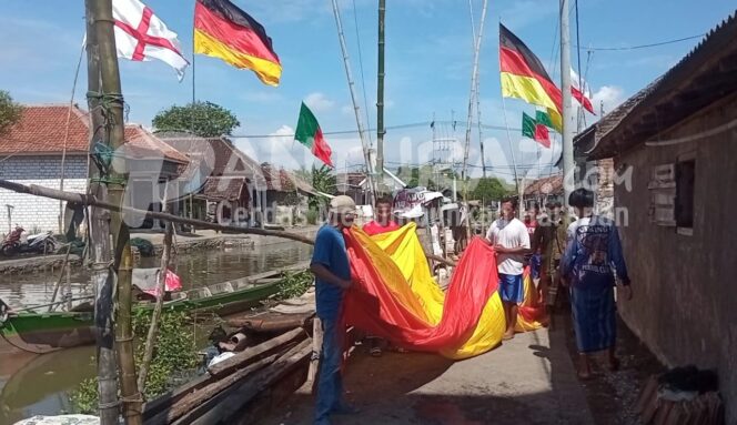 
					Demam EURO 2020 Landa Kampung Pesisir di Pasuruan