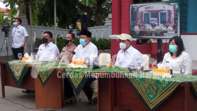 
					Klaster Ziarah Makam Rambah Pesantren, 27 Santri Tertular Covid-19