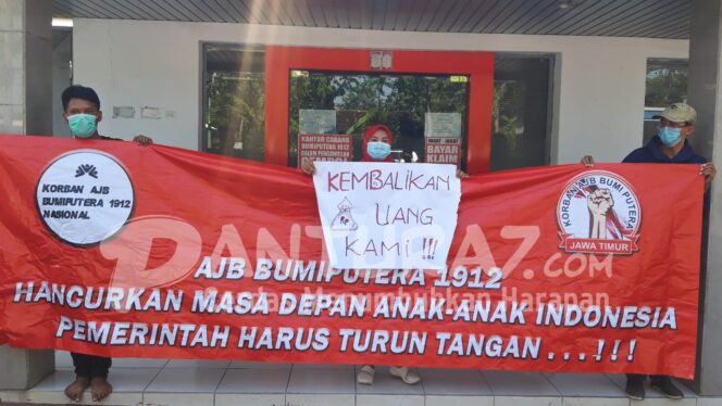 
					Empat Tahun Uang Asuransi Ngendap, Nasabah Lurug Kantor Bumi Putera
