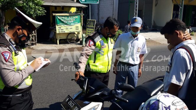 
					Buru Pelaku Penyerangan SMK A. Yani, Polisi ‘Sweeping’ Pelajar