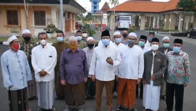 
					Warga Kota Pasuruan Diminta Salat di Rumah Selama PPKM Darurat