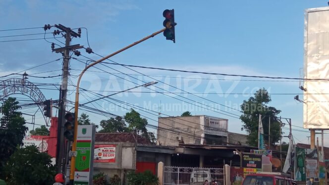 
					Traffic Light Rejoso Ngadat, Lalin Semrawut