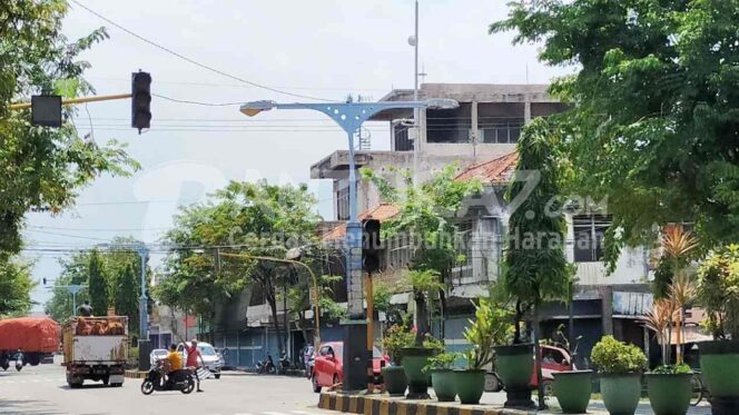 
					Perbaikan 22 PJU Kota Kraksaan Dianggarkan Rp700 Juta