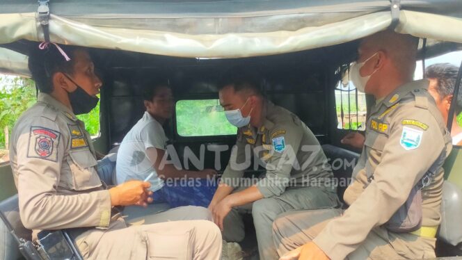 
					Bikin Warga Takut Keluar Rumah, ODGJ Diamankan