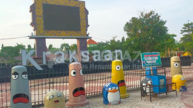 
					Tak Diawasi Aparat, Alun-alun Kraksaan Jadi Tempat Mesum