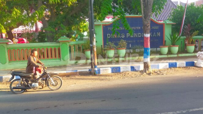 
					Enggan Vaksin? Anak Tak Bisa Belajar Tatap Muka 