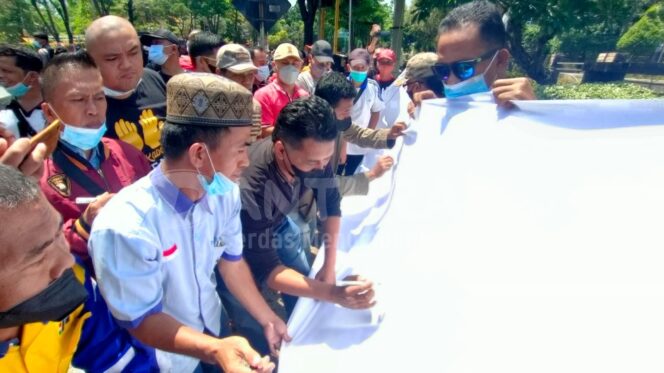 
					Sejuta Tanda Tangan, Warga Probolinggo Dukung KPK 