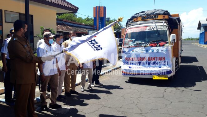 
					PPKM Diperpanjang, 18.088 Warga Kota Probolinggo Terima Bantuan Beras
