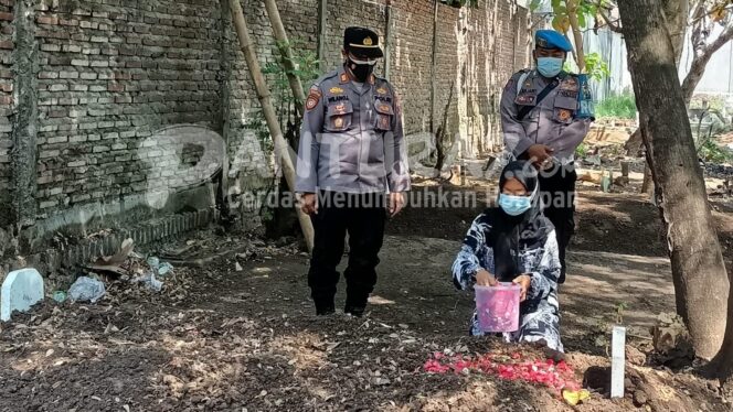 
					Ibu Meninggal Terpapar Covid-19, Gadis Desa ini Hidup Sebatang Kara