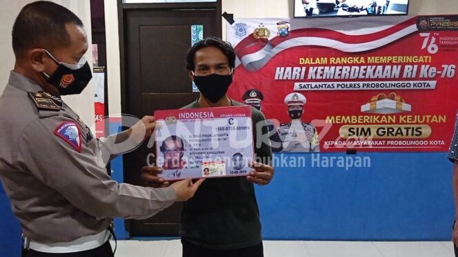 
					Lahir 17 Agustus, 5 Orang ini Diganjar SIM Gratis