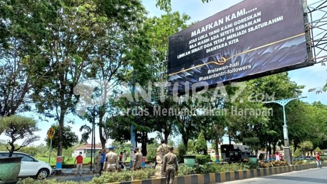 
					Ilegal, Banner Permintaan Maaf Relawan HATI Diminta Segera Dicopot