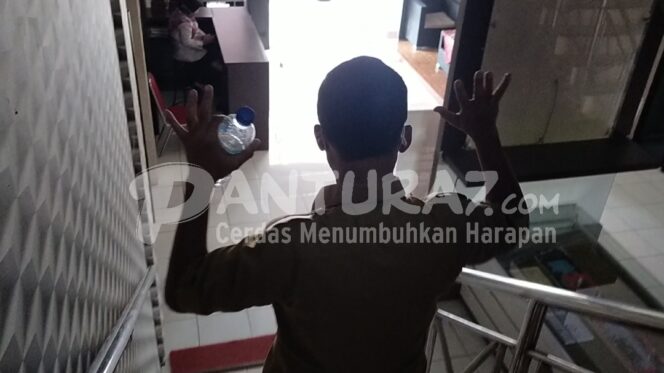 
					Usai Diperiksa KPK, Kepala DLH Probolinggo Tutup Mulut