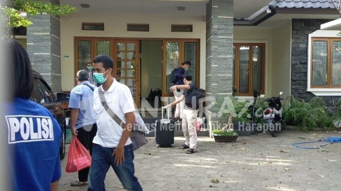 
					Geledah 2 Rumah Anak Hasan Aminuddin, KPK Sita Uang Rp50 M