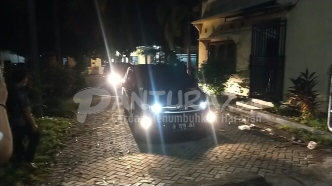 
					KPK Obok-obok Kantor Dinas PUPR Kab. Probolinggo Selama 8 Jam