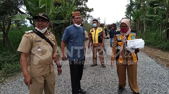 
					Setelah 15 Tahun, Jalan Rusak di Tutur Akhirnya Diperbaiki