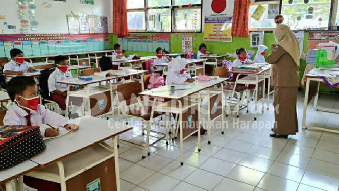 
					Ratusan Sekolah di Kabupaten Probolinggo PTM Terbatas