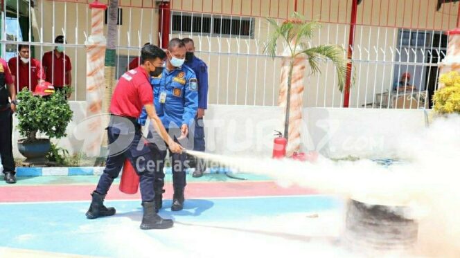 
					Kasus Lapas Tangerang, Rutan Kraksaan Simulasi Kebakaran