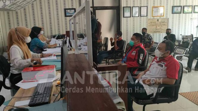 
					Pengajuan Judical Review Perbup Pilkades ke MA Sudah Didaftarkan ke PN Kraksaan