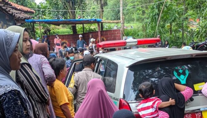 
					Diduga Mabuk, Pemuda Tewas Tenggelam di Wisata Sumber Mrutu Lumajang