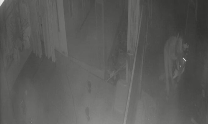 
					Pencurian Motor di Winongan Terekam CCTV, Viral di Medsos