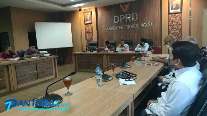 
					Tiga Bacakades Wadul Dewan, Tahapan Pilkades di 3 Desa Terancam Ditunda