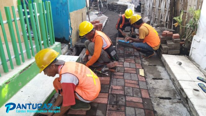 
					Padat Karya Kurangi Pengangguran, 4 Kelurahan Dibantu Rp300 Juta