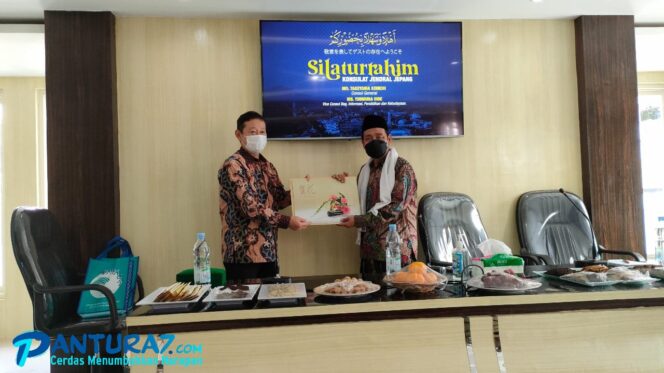 
					Kunjungi Pesantren Genggong, Konsulat Jepang Tawarkan Beasiswa