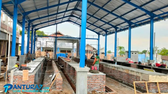 
					Proyek Pasar Ikan Kebonagung Capai 90 Persen