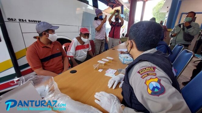 
					Jelang Nataru, Sopir Bus Dites Urin