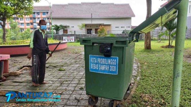 
					Viral, Video Motor Masuk Alun-alun dan Tempat Sampah Dibuat Mainan