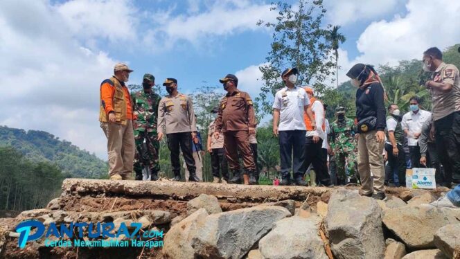 
					Antisipasi Banjir Susulan, Polres Probolinggo Siagakan Tonsus