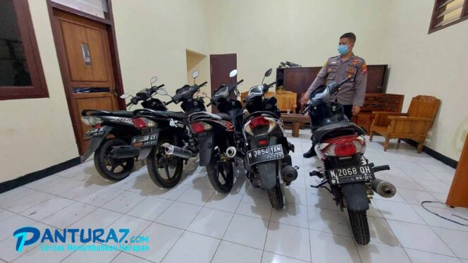 
					Polsek Leces Amankan 9 Penadah dan 5 Motor Curian