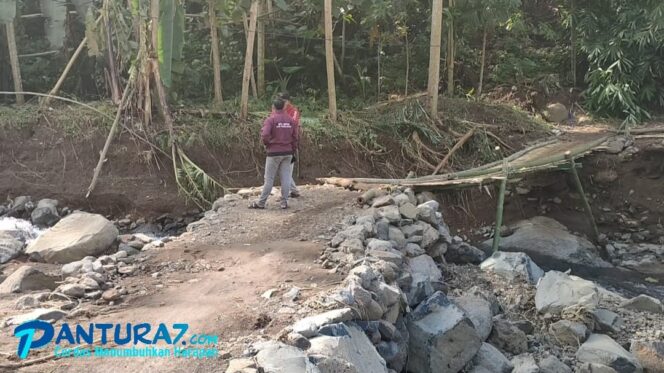 
					2 Jembatan di Gunggungan Kidul Butuh Rp 10 M
