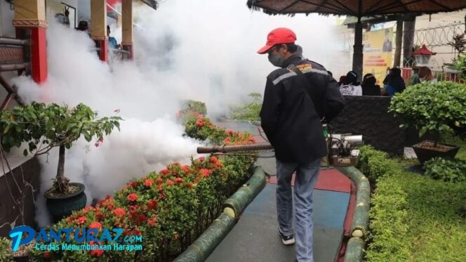 
					Cegah DBD, Kamar Para WBP di Rutan Kraksaan Di-fogging