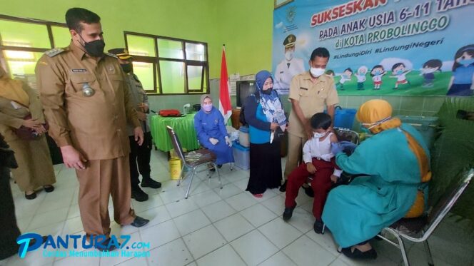 
					Walikota Targetkan Vaksinasi Capai 70% Akhir Januari