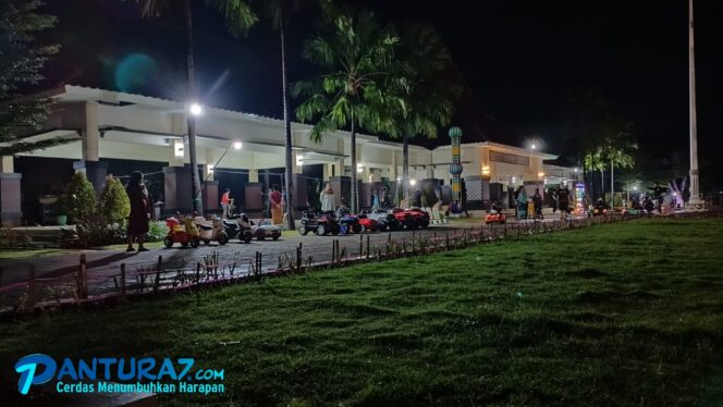 
					Mobil Listrik Mini hingga PKL Marakkan Alun-alun Kraksaan