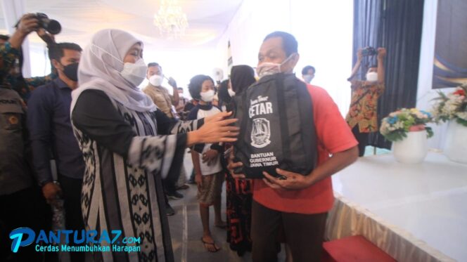 
					Minyak Goreng Langka, Khofifah Sidak di Pasuruan
