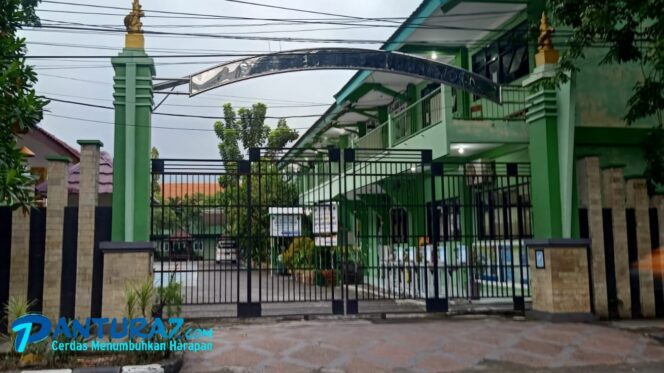 
					Gedung SMPN 5 Sidoarjo Disatroni Maling, Puluhan Juta Raib