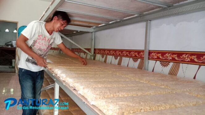 
					Harga Kedelai Meroket, Podusen Tempe Menjerit