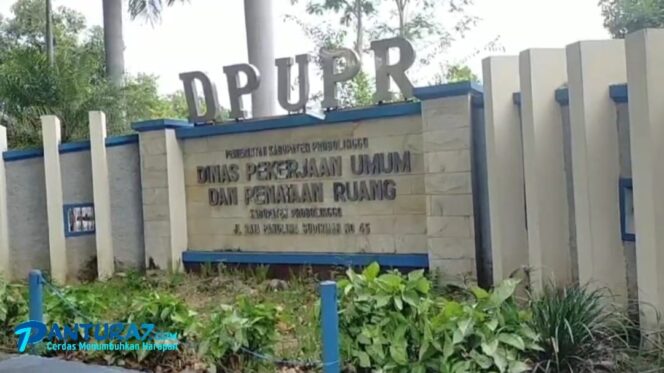 
					Jalan Gading-Kraksaan Kembali Rusak, PUPR Belum Perbaiki Permanen