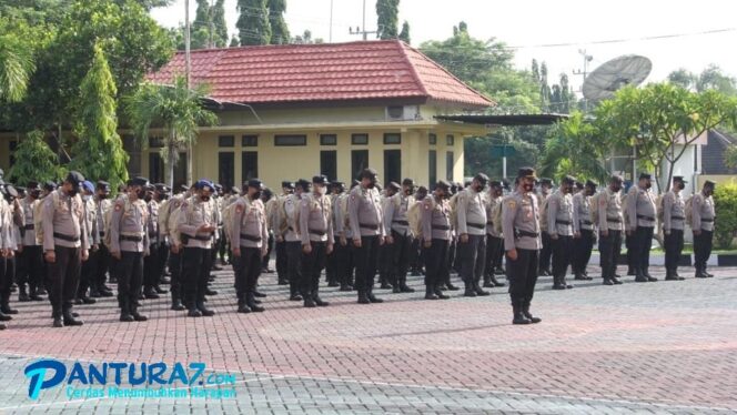 
					Ribuan Pasukan Siap Amankan Pilkades di Probolinggo