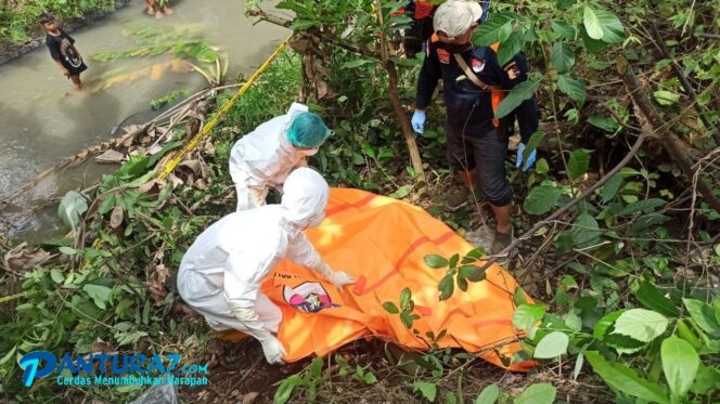 
					Ada Jasad Laki-laki Membusuk di Pinggir Sungai Pasuruan, Korban Pembunuhan?